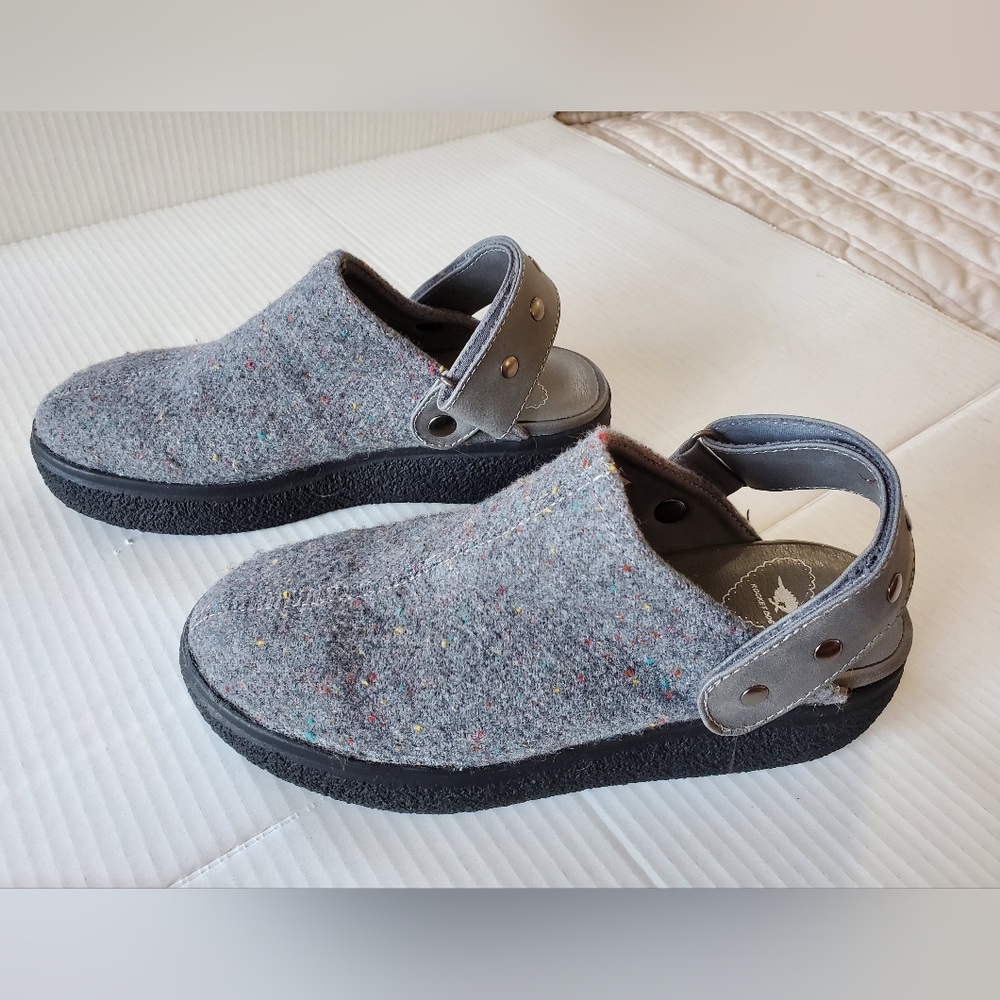 Rocket Dog Gray Platform Clogs, Size 8, EUC.